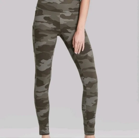 Ultra soft high waist camo leggings  Wild Fable Target NWT Size Varies - Picture 3 of 7